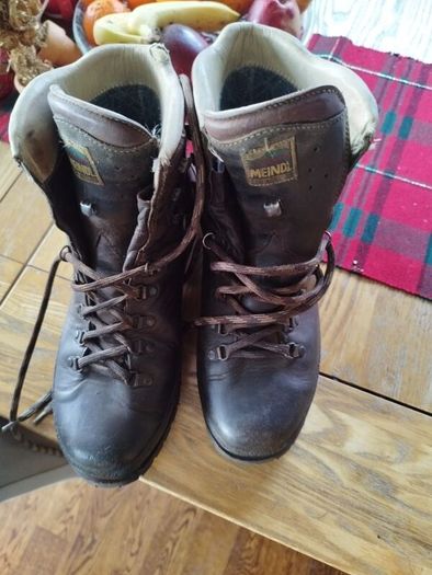 meindl Bhutan hunting hiking boots, there is another pair of meindl in the photos and a pair of Haix size 10, and lastly a pair of Mammut boots size 10, all great boots and in super condition.