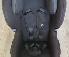 Maxi Cosi Axiss car seat