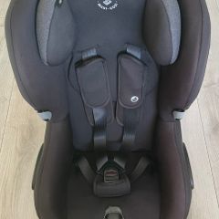Maxi Cosi Axiss car seat