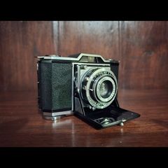 Vintage Camera Zeiss Ikon Ikonta 522/24