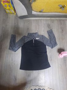 kids nike top