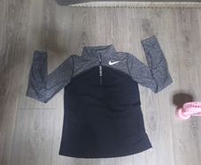 kids nike top