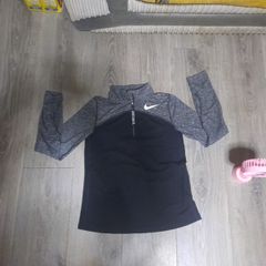 kids nike top