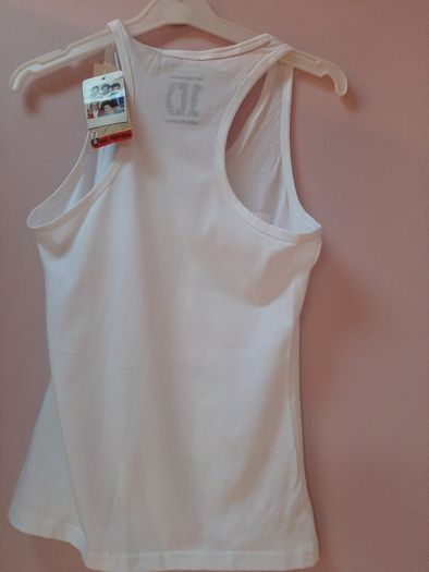 1D New tee shirt tag attached