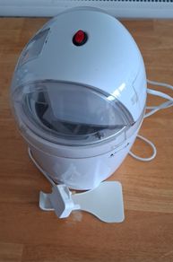 Ice cream maker