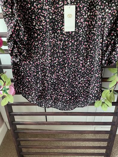 top Bnwt black patterned round neck top Marc Angelo brand size 12