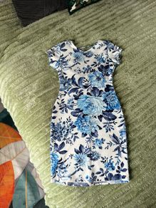 QUIZ blue flowers design dress size 8 NEW