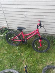girls pink bike