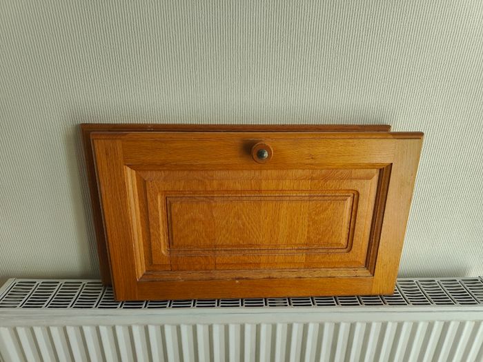 Kitchen cabinet doors and drawer fronts