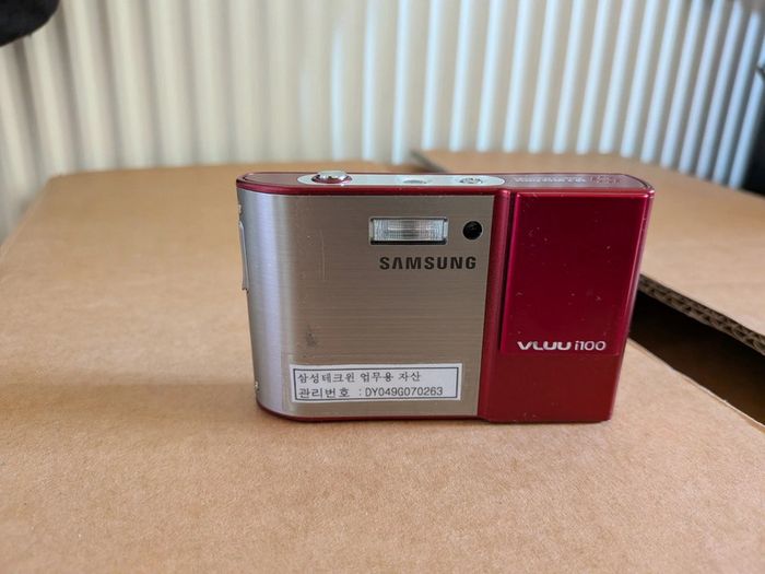 Samsung I100 Digital Camera