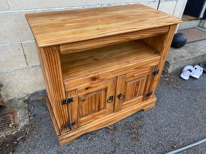 pine TV unit