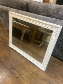 White Mirror