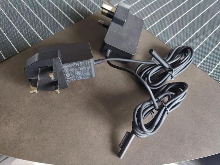 Genuine Microsoft Surface AC Adapter Charger 24W Model 1736 Go Pro Power Supply Adaptor