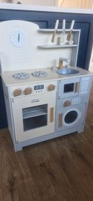 play kitchen