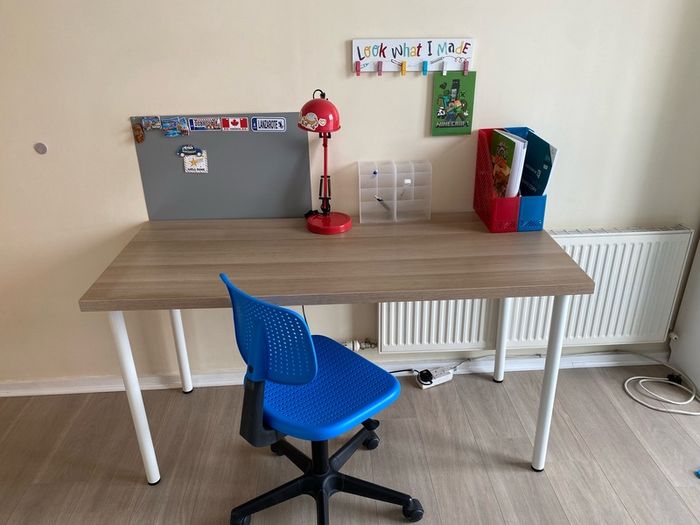 Kids desk set