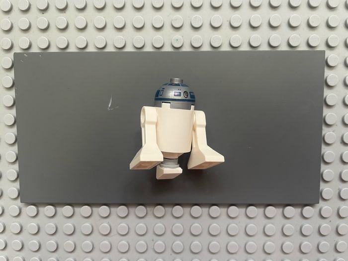 lego Star Wars sw1085 Astromech Droid, R2-D2 minifigure - Flat Silver Head, Dark Pink Dots and Large Receptor