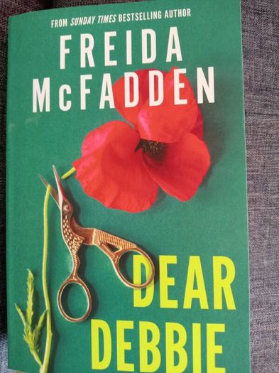 Freida McFadden Dear Debbie