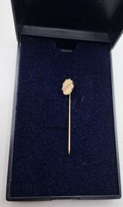 Stick pin gold