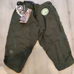 Endura cycling 3/4 shorts