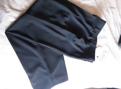 Trousers/Stylish Lightweight Black Trousers by Punt Roma   Size: 16 UK .. 46 EU