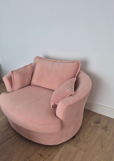 Pink swivel chair