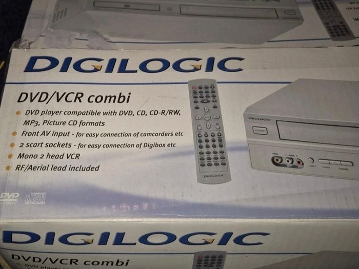 Digilogic DVDVCR2 DVD Player and VCR, VHS Video Player Combination with Remote