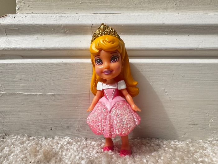 Disney Princess Mini Toddler Doll Sleeping Beauty Aurora approx. 9 cm. Used Please see photos