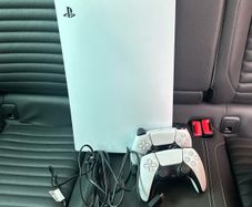 (delivery Available) Playstation 5 2 Controllers