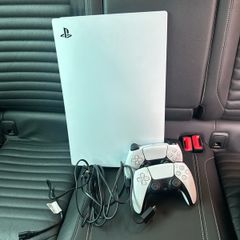 (delivery Available) Playstation 5 2 Controllers