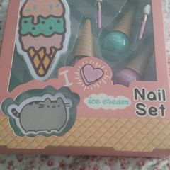 BNIB Girls Ice Cream Nail Set