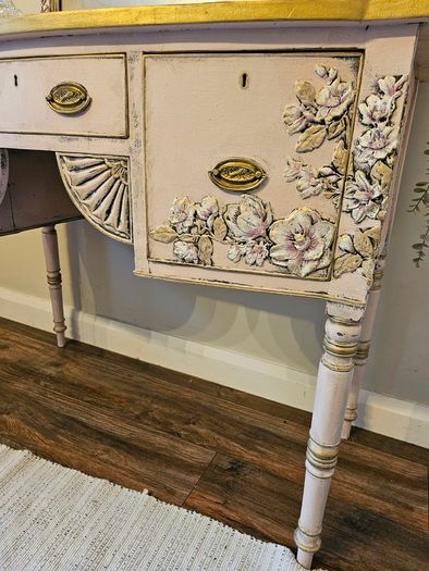 Dressing table