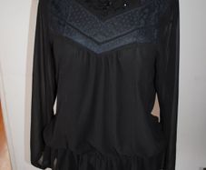 Stunning black lace embroidered blouse Select size UK12 EU40 Postage included