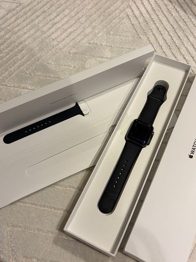 Apple Watch Series 3 GPS | 38mm | Silver Aluminium Case with Sport Ban