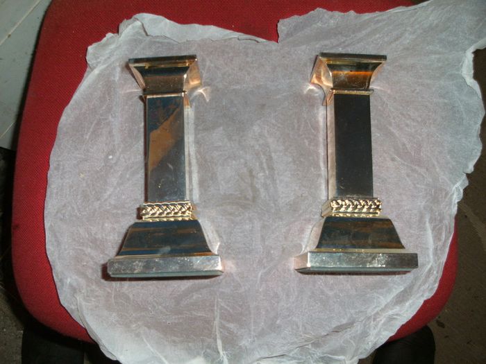 2 Candle Holders
