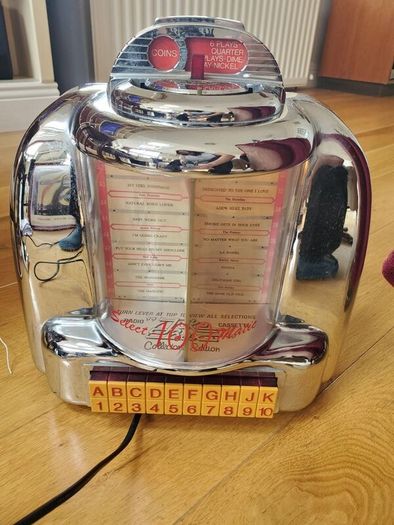 Vintage Spirit of St Louis Collector's Edition Diner Jukebox Radio & Cassette Player