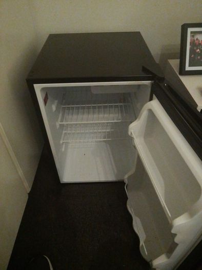 Russell Hobbs fridge black