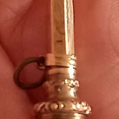 9 ct  gold pencil