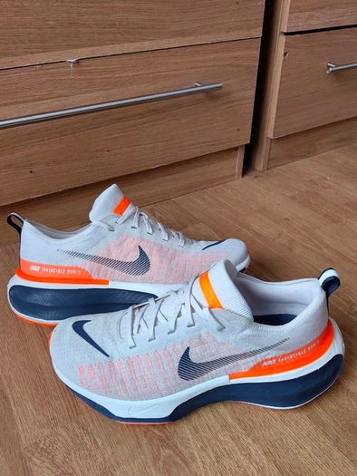 Running shoes Nike Invincible 3