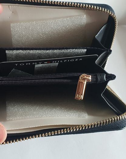 New Tommy Hilfiger Purse Wallet