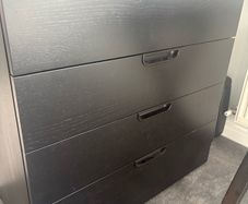chest of drawers
