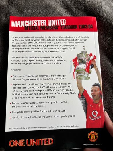 Manchester United Official Members' Yearbook 2003/04