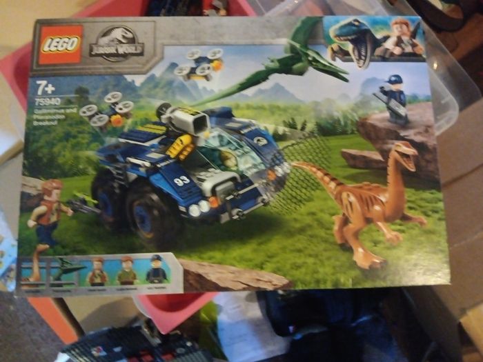 Lego 75940 Gallimimus and Pteranodon Breakout