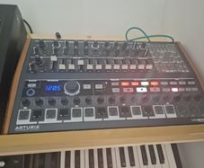 Arturia Minibrute 2S