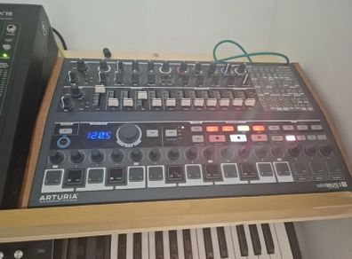 Arturia Minibrute 2S
