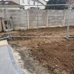 Fence panels + stabilising blocks