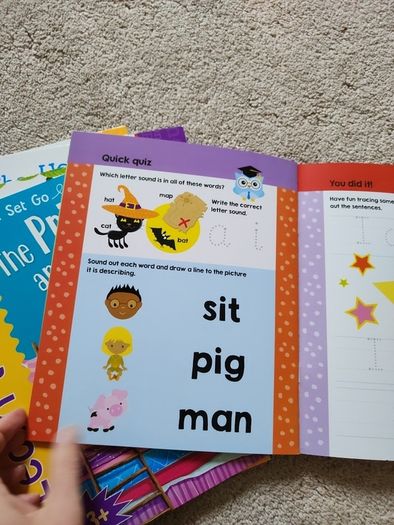 early reader books bundle of 5 books level 1 & 2 plus Write and Wipe  phonics book