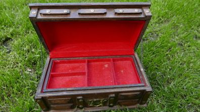 Vintage Wood Jewelry Box  Red Lining, Removable Tray 11" x 6" H-5,3"