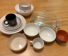 Kitchen Crockery Bundle - 5 Plates, 13 Bowls, 2 Mugs, 2 Glass Oven Dishes