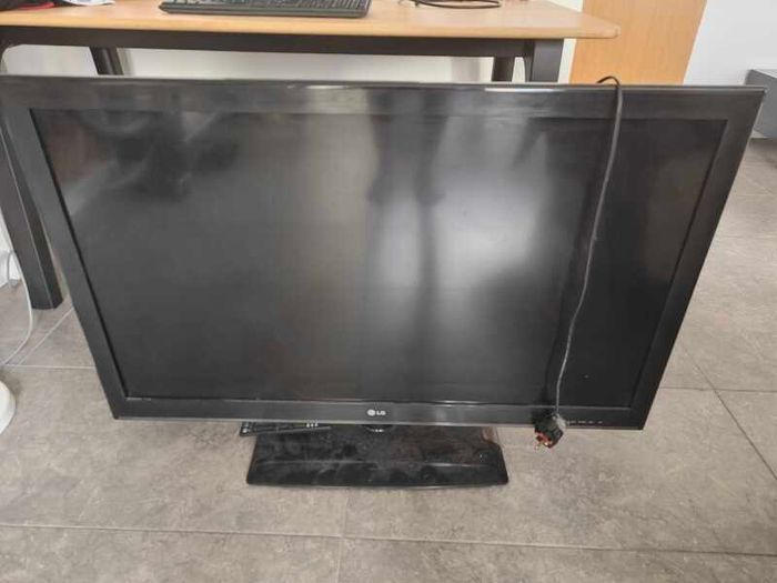 LG TV for sale