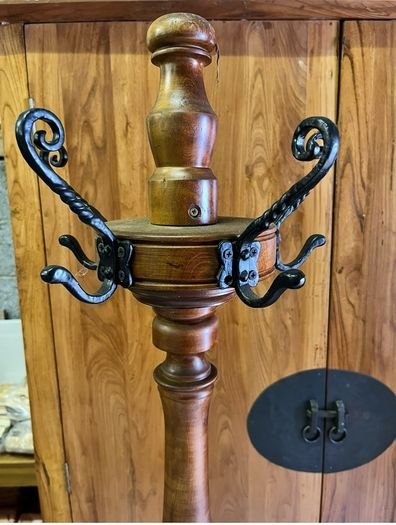 Coat stand